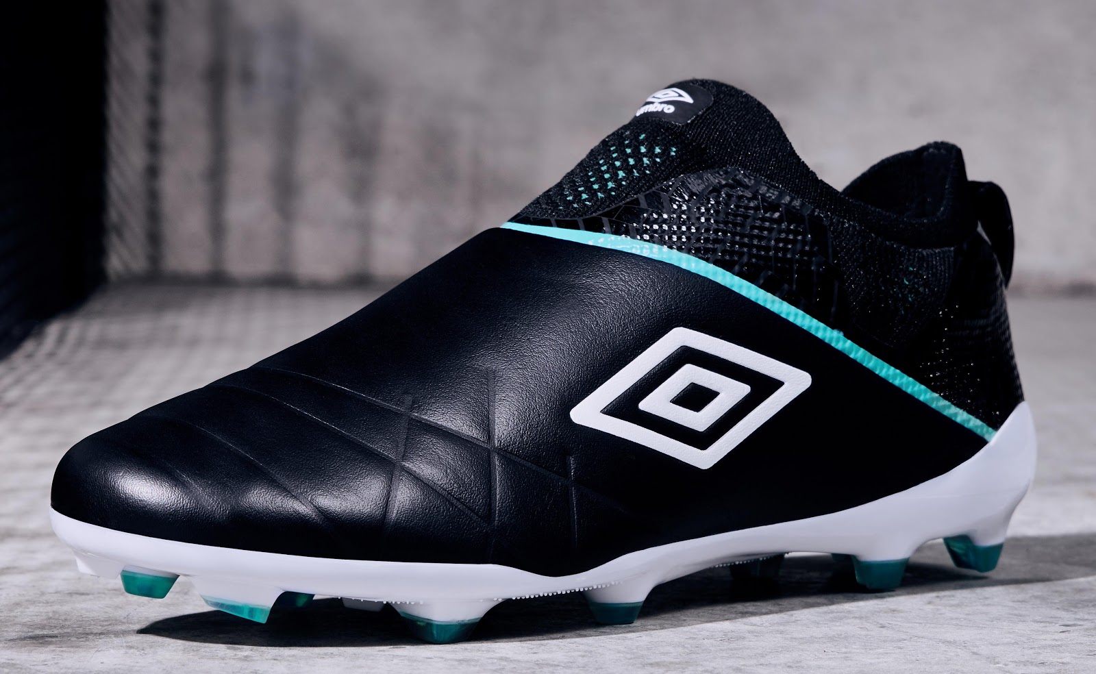 Umbro laceless soccer cleats outlet